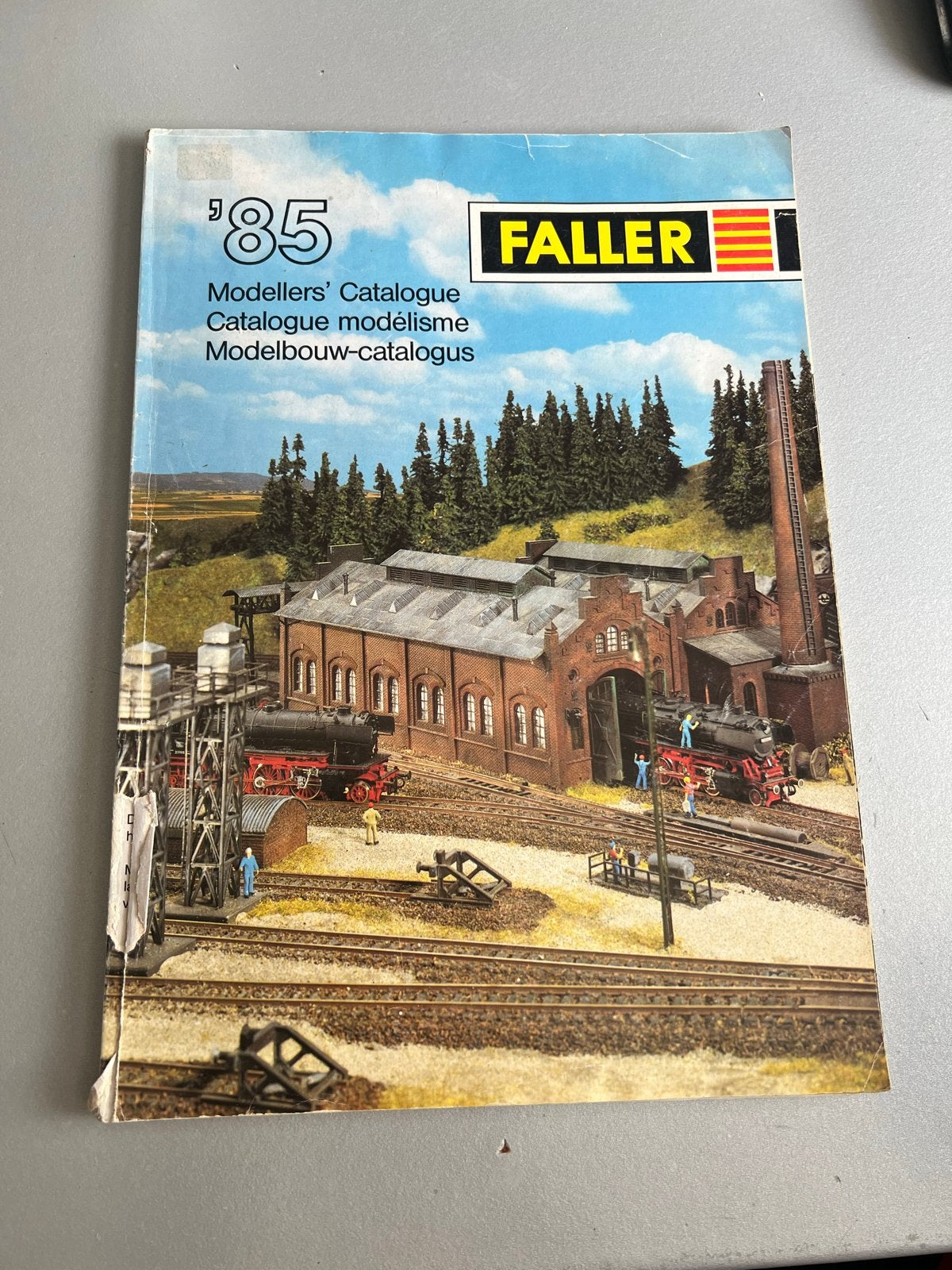 Faller Modellenbouw Catalogus '85 - Zeldzaam exemplaar, Ophalen of Verzenden, Gelezen, Catalogus