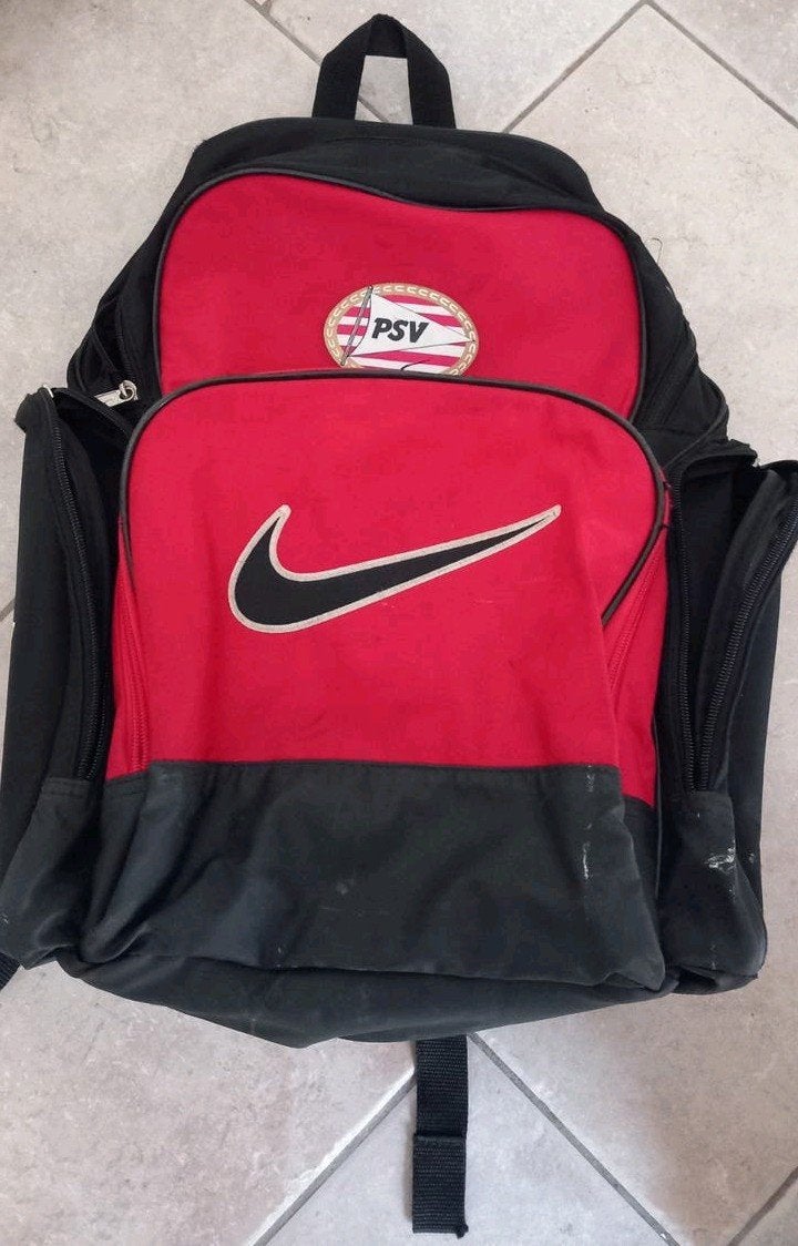 PSV Nike rugzak - Rood/Zwart, gebruikt maar netjes., Gebruikt, 25 tot 40 cm, Ophalen of Verzenden, Overige merken