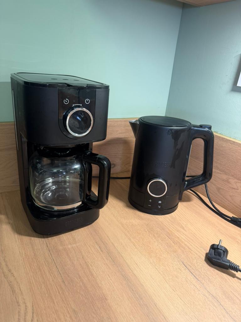 Princess Koffiezetapparaat & Waterkoker moments, Ophalen, 10 kopjes of meer, Gemalen koffie, Zo goed als nieuw