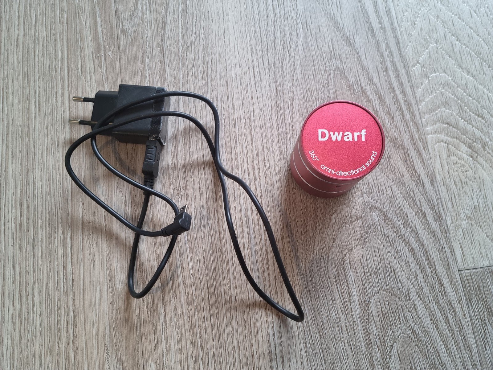 Dwarf 360 Omnidirectionele Mini Speaker Rood

Zo goed als ni