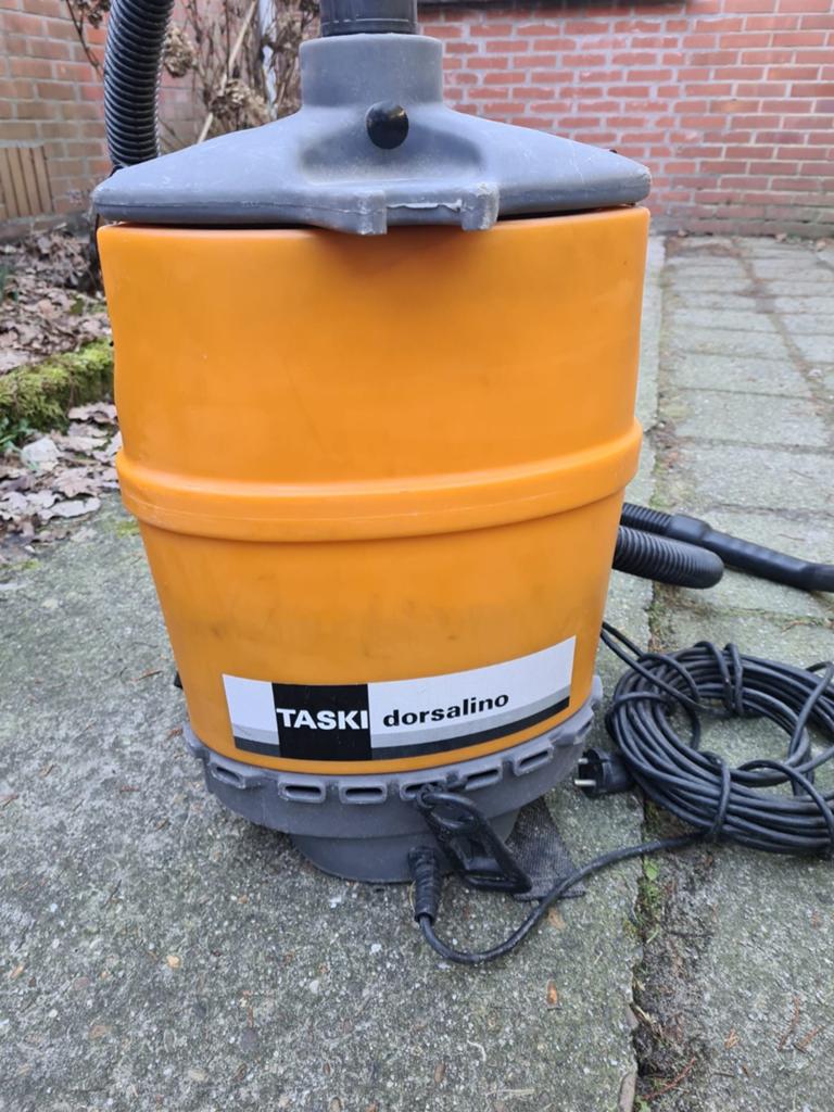 Rugstofzuiger Taski dorsalino.

Handige compacte rugstofzuig, Ophalen, Gebruikt, Overige typen