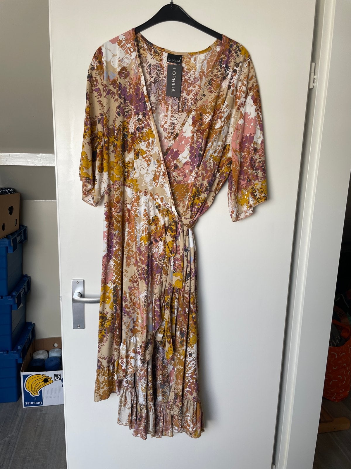 Nieuwe overslag jurk elize van ophilia 44/46 48/50 52/54, Kleding | Dames, Jurk, Geel, Nieuw, Nvt