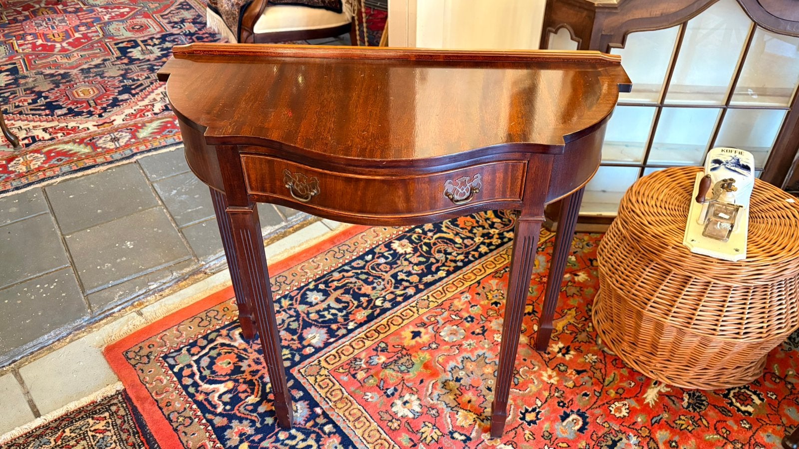 Wandtafel halve maan, Ophalen