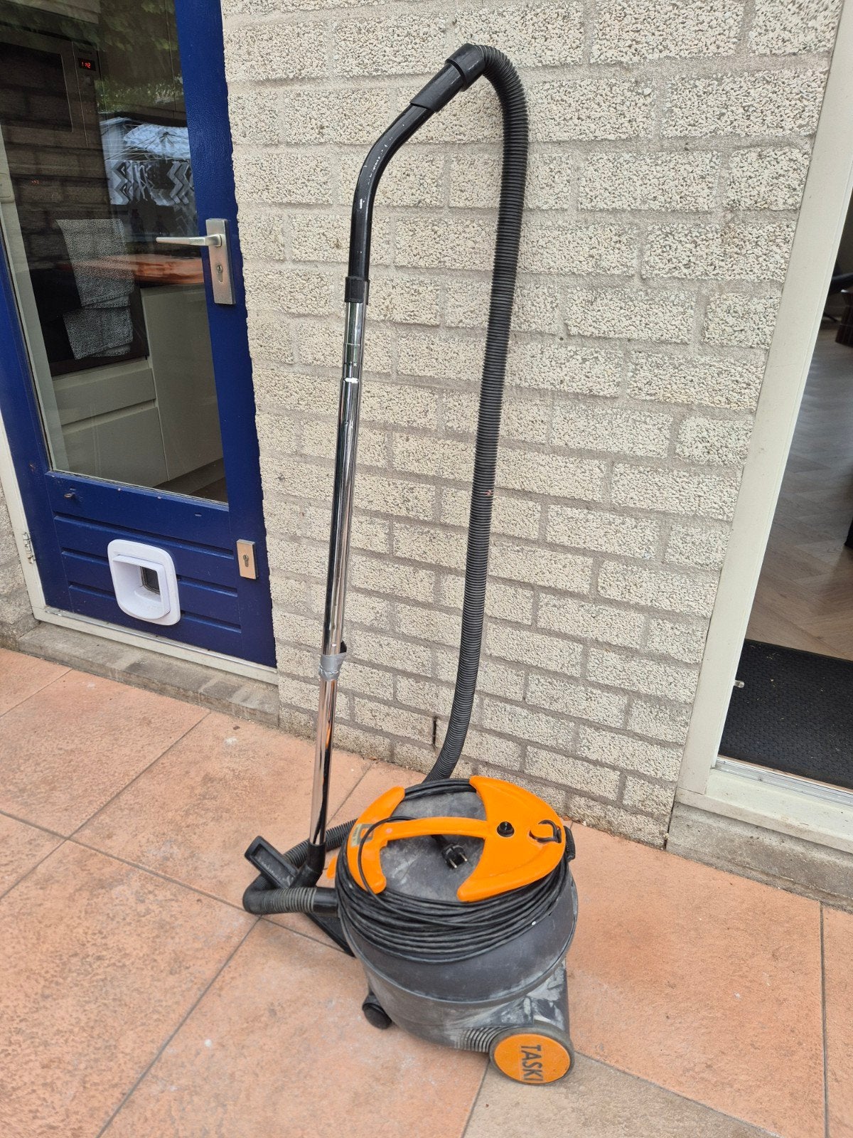 Taski stofzuiger met extra zakken, Witgoed en Apparatuur, Stofzuigers, Gebruikt, Sledestofzuiger, Ophalen, Stofzak