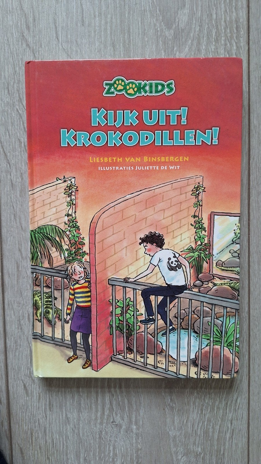 Zookids: Kijk Uit! Krokodillen! - Liesbeth van Binsbergen, Ophalen of Verzenden, Gelezen, Liesbeth van Binsbergen, Fictie algemeen