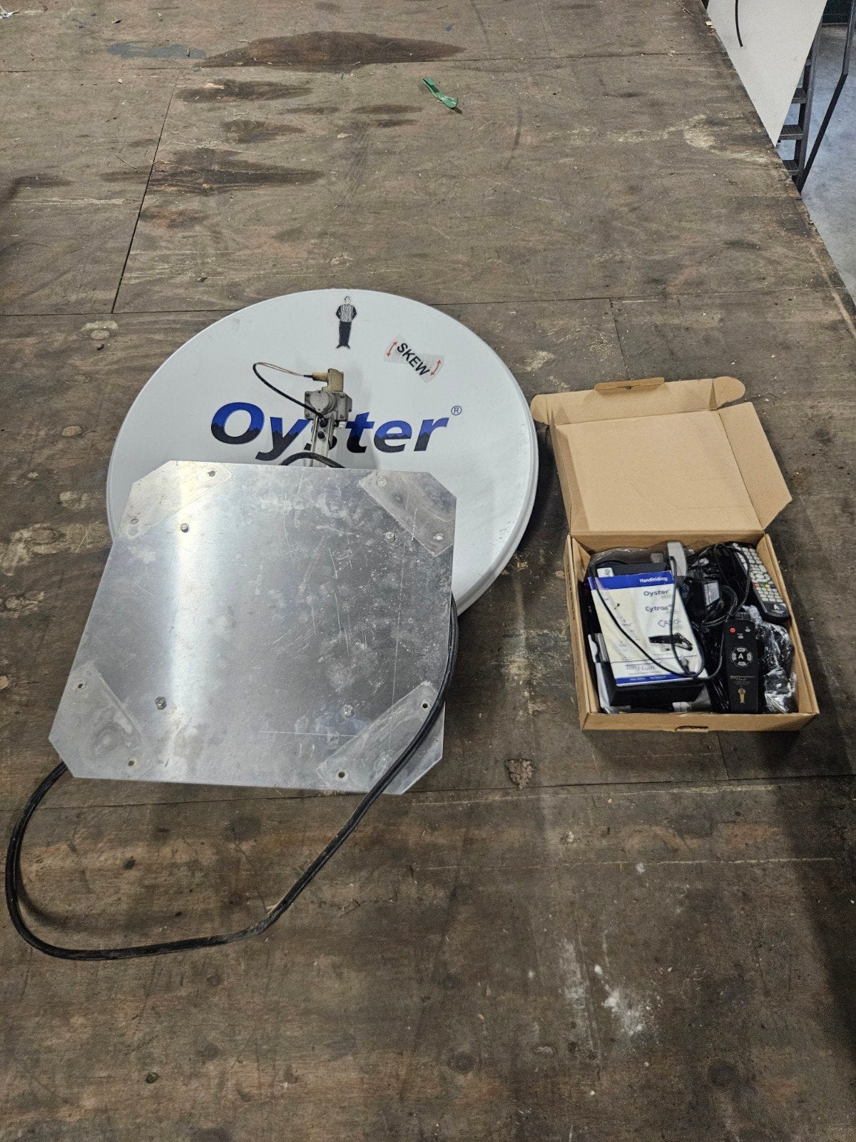 Oyster HDTV digitaal met alle benodigheden voor instalatie, Audio, Tv en Foto, Ophalen