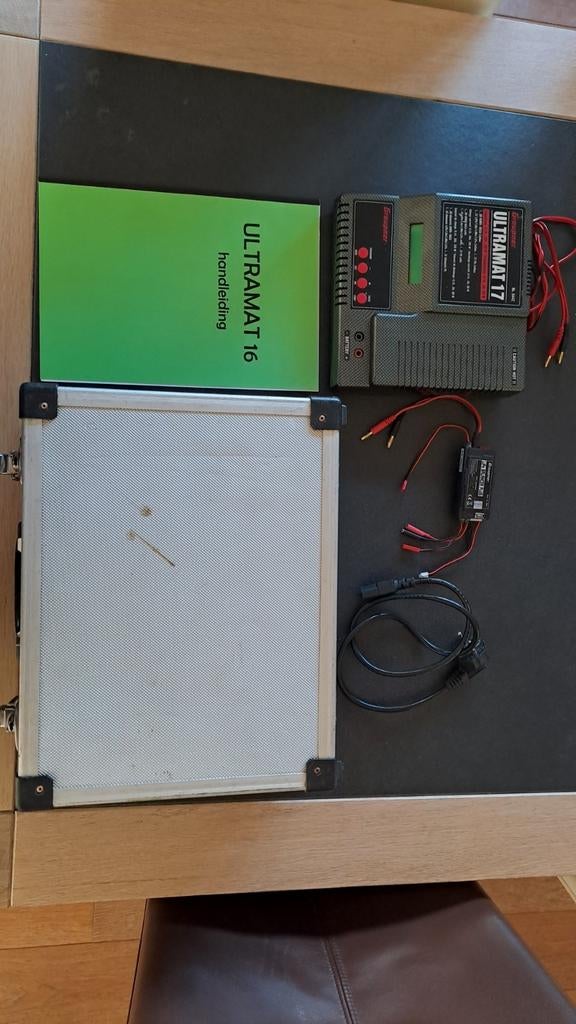 Graupner Ultramat 17 lader incl  balancer en koffer, Ophalen of Verzenden, Gebruikt