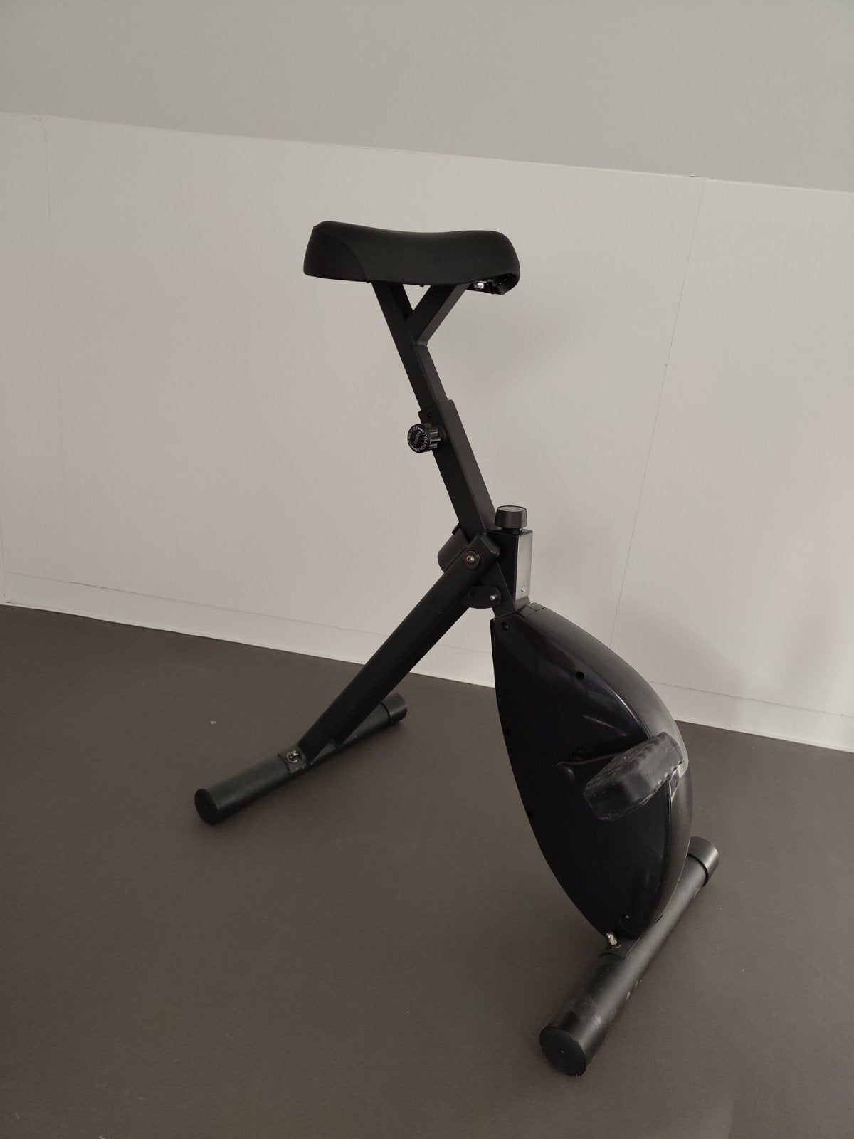 Compacte Desk Bike - Verstelbaar in Weerstand en Hoogte, Ophalen, Zo goed als nieuw, Metaal, Benen