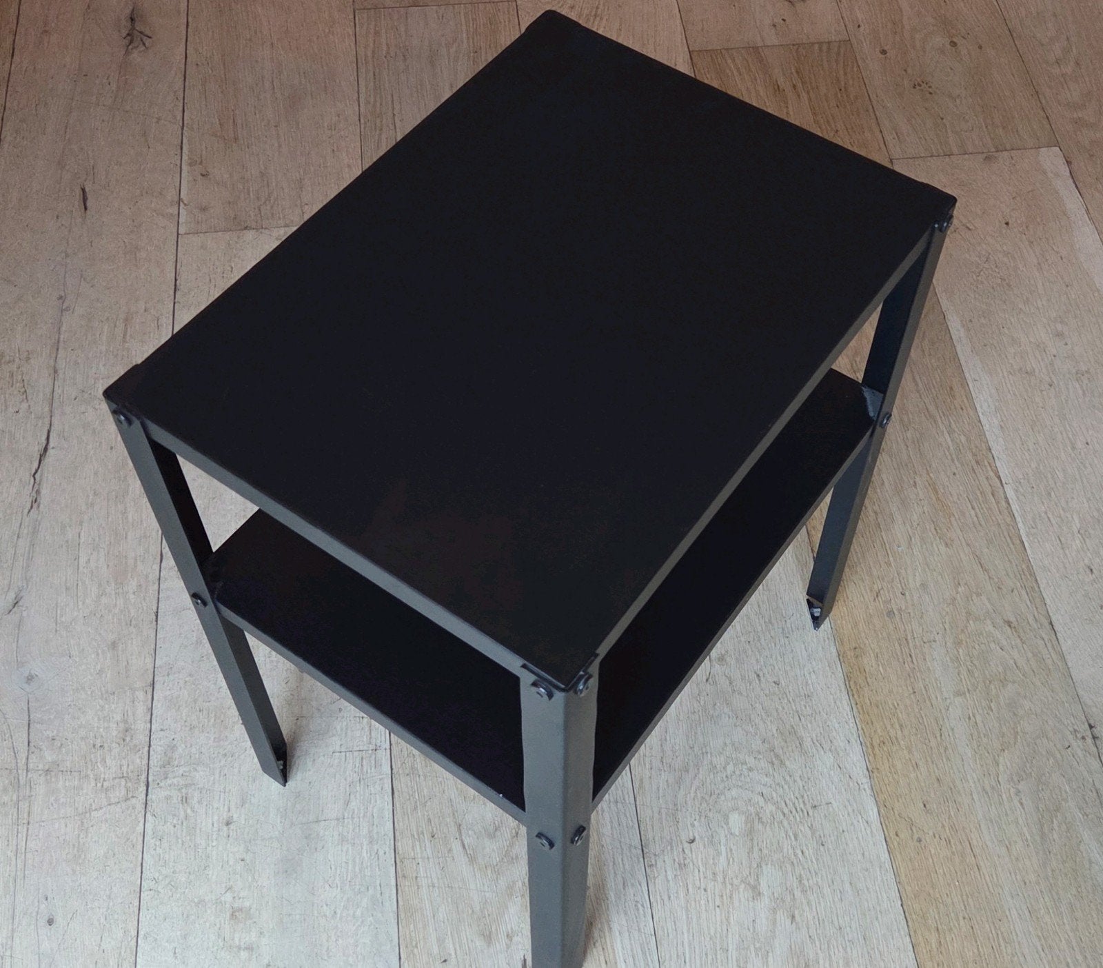 IKEA KNAARREVIK Nachtkastje - Zwart, Zo goed als nieuw, Huis en Inrichting, Ophalen, Minder dan 45 cm, Minder dan 55 cm, Modern, Industrieel