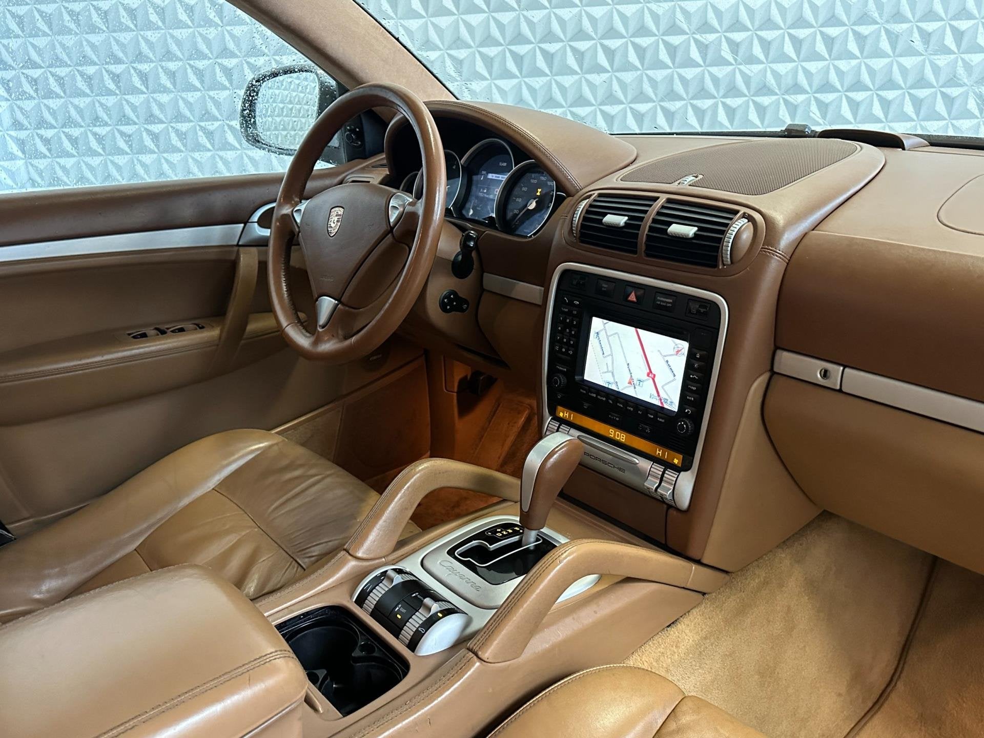 Porsche Cayenne 4.5 Turbo / TEMPERATUUR LOOPT OP! (2006), Auto's, Porsche, Automaat, Cayenne, Traction-control, Gebruikt