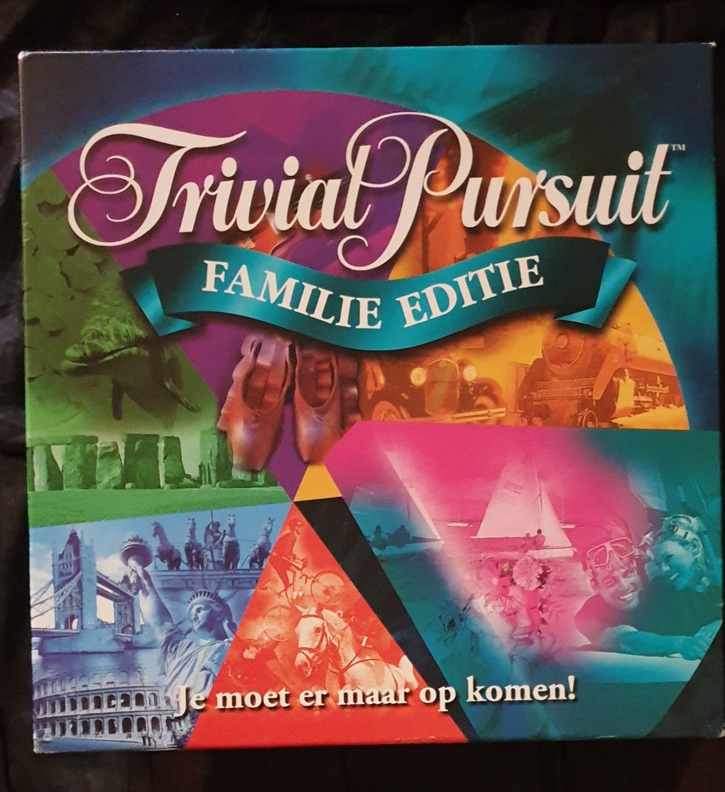 Trivial Pursuit Familie Editie van jaar 2000 board game, Ophalen, Zo goed als nieuw