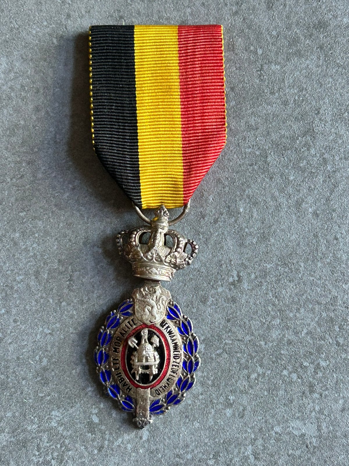 Belgische Leopold medaille "Ereteken van Arbeid, Verzamelen, Ophalen of Verzenden, Landmacht, Overige gebieden, Lintje, Medaille of Wings