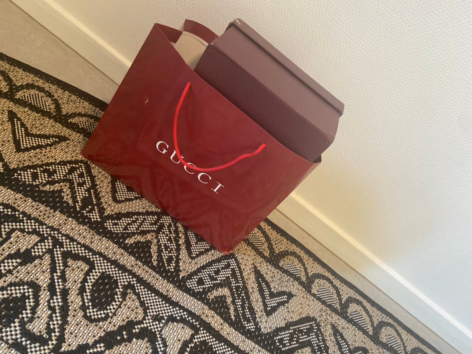 Gucci sneakers - Zo goed als nieuw MAAT 40, Ophalen of Verzenden, Zo goed als nieuw, Sneakers of Gympen