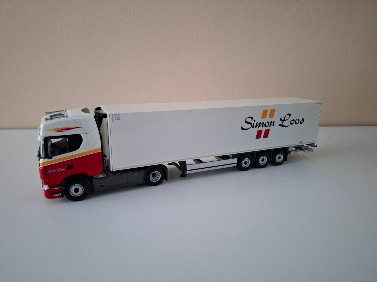Volvo FH met koeltrailer van Simon Loos uit Wognum van Tekno, Ophalen of Verzenden, Nieuw, Bus of Vrachtwagen, Tekno