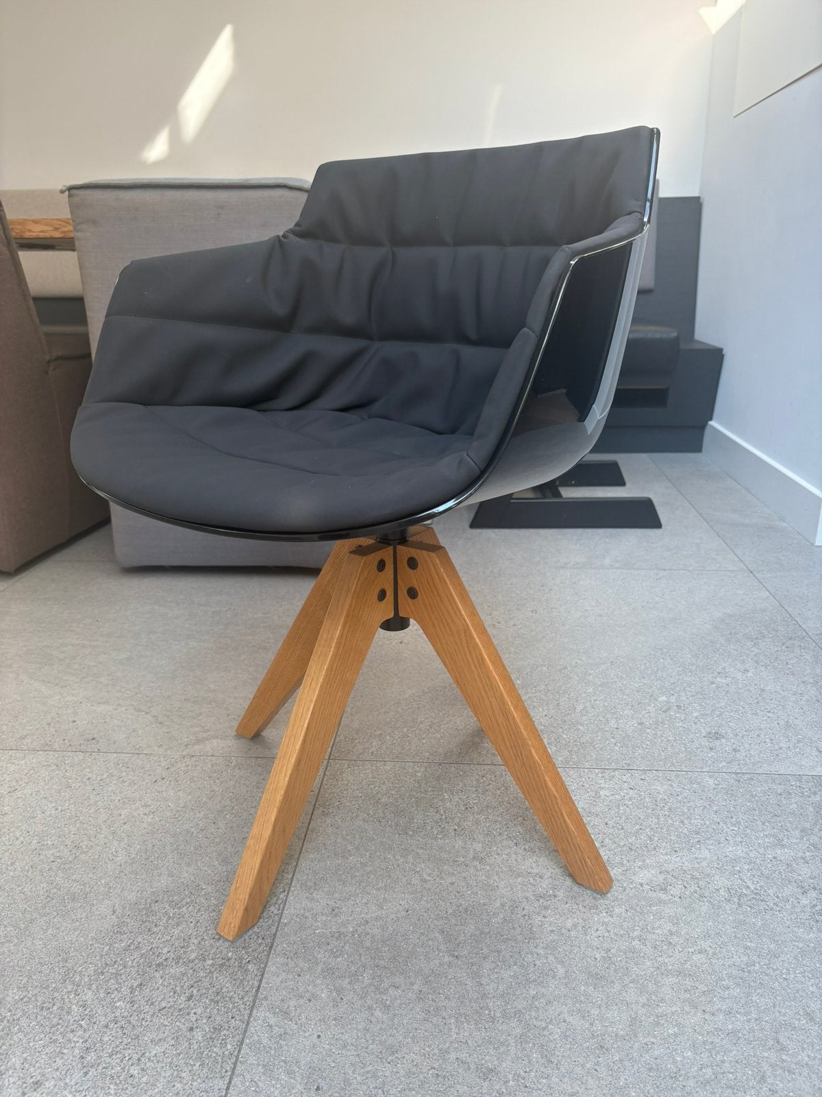 4 MDF Italia flow slim airchair design eetkamerstoelen, Huis en Inrichting, Stoelen, Ophalen, Zo goed als nieuw, Zwart