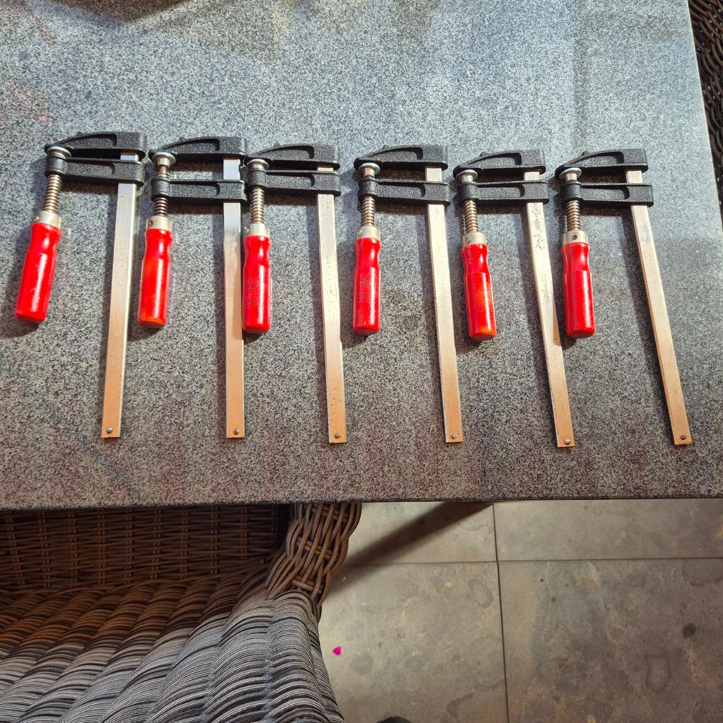 Lijmtangen te koop, Ophalen