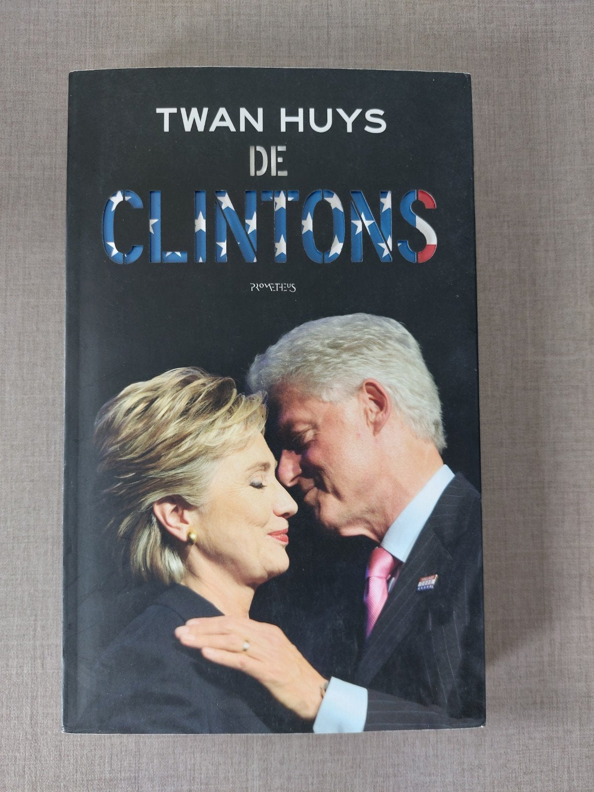 Twan Huys - De Clintons, Boeken, Ophalen of Verzenden, Gelezen, Twan Huys