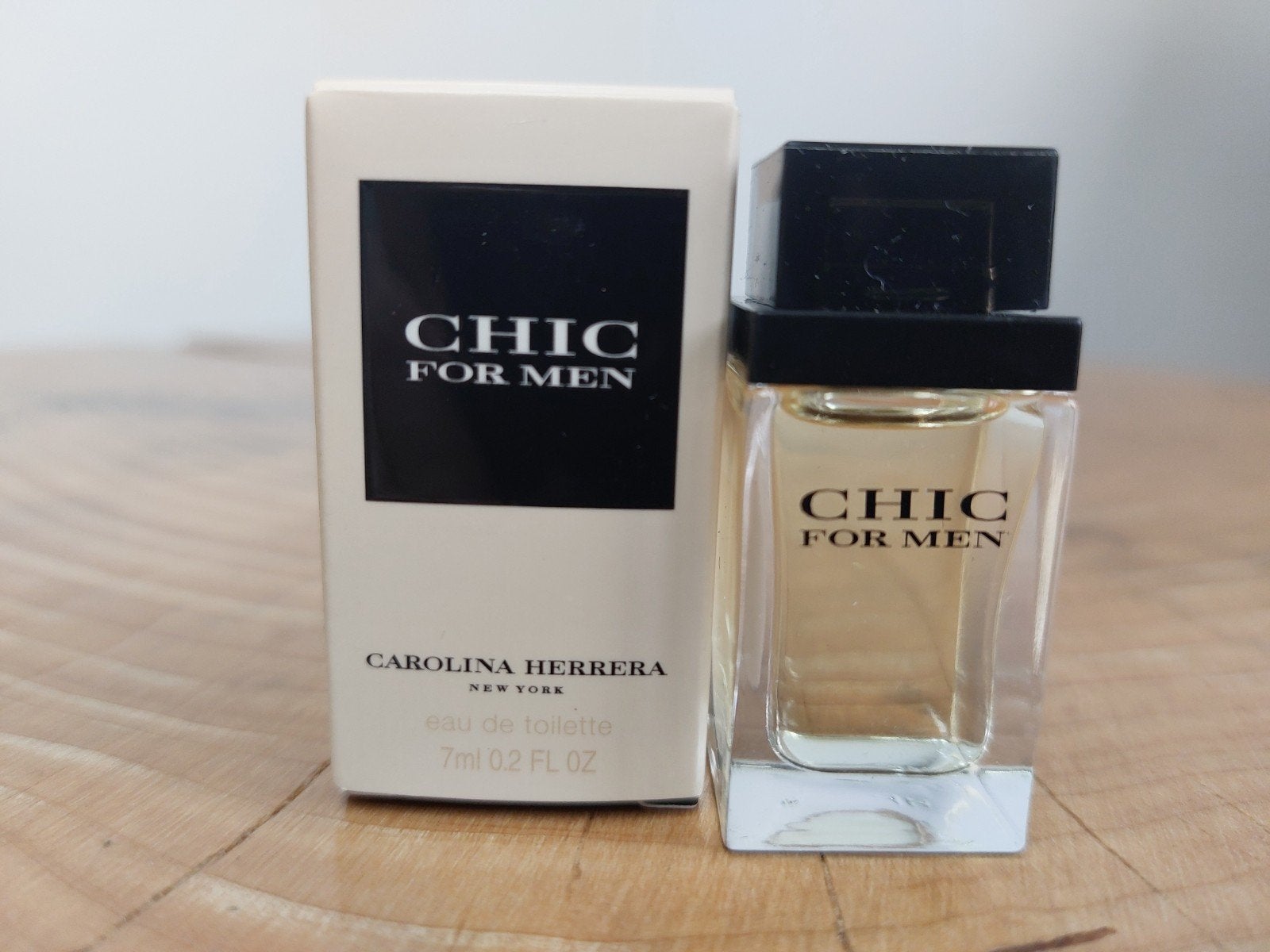 Carolina Herrera Chic For Men Eau de Toilette 7ml, Verzenden, Nieuw, Miniatuur, Gevuld