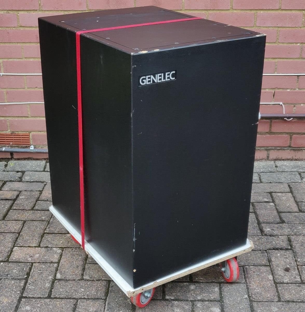 Gezocht: Genelec Subwoofer (bijv. 1094A), Overige merken, Gebruikt, Subwoofer, Ophalen of Verzenden