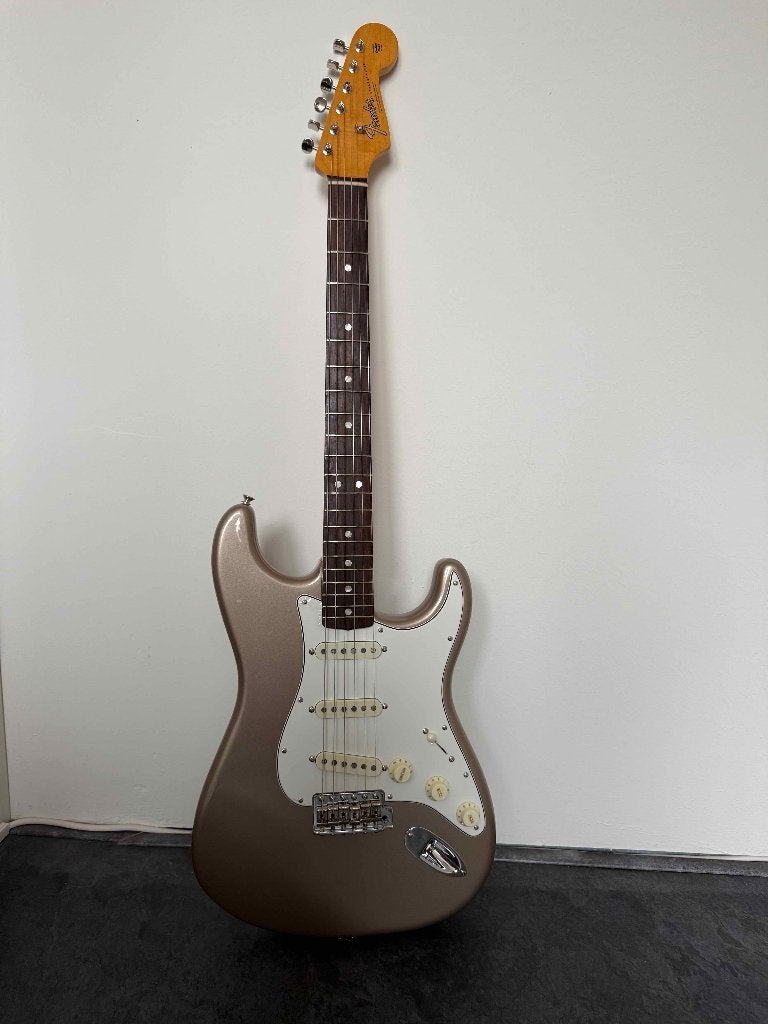 Fender American Vintage II 1965 Stratocaster Shoreline Gold, Muziek en Instrumenten, Ophalen, Zo goed als nieuw, Solid body, Fender