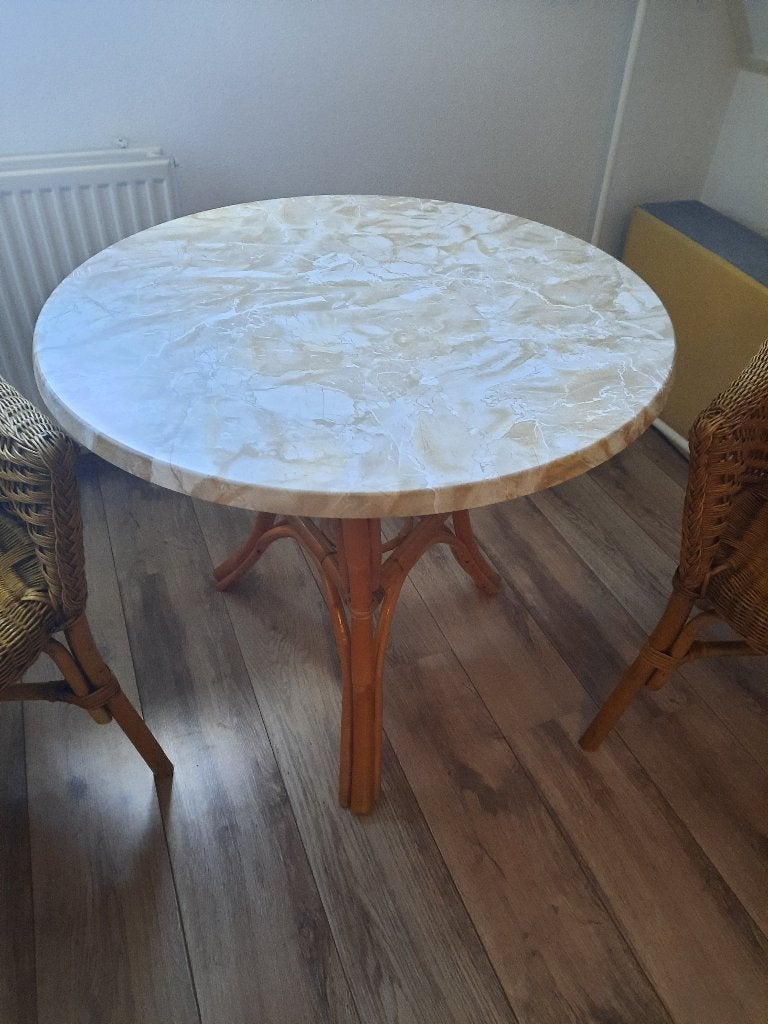 ronde tafel  (extra zitje, Ophalen, Gebruikt, Minder dan 4 stoelen