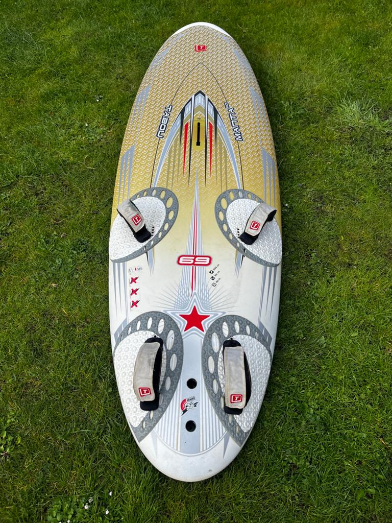 Tabou Manta 110L, Watersport en Boten, Windsurfen, Gebruikt, Plank, Tabou, Minder dan 250 cm, Met voetbanden, 6.5 m² tot 8 m²