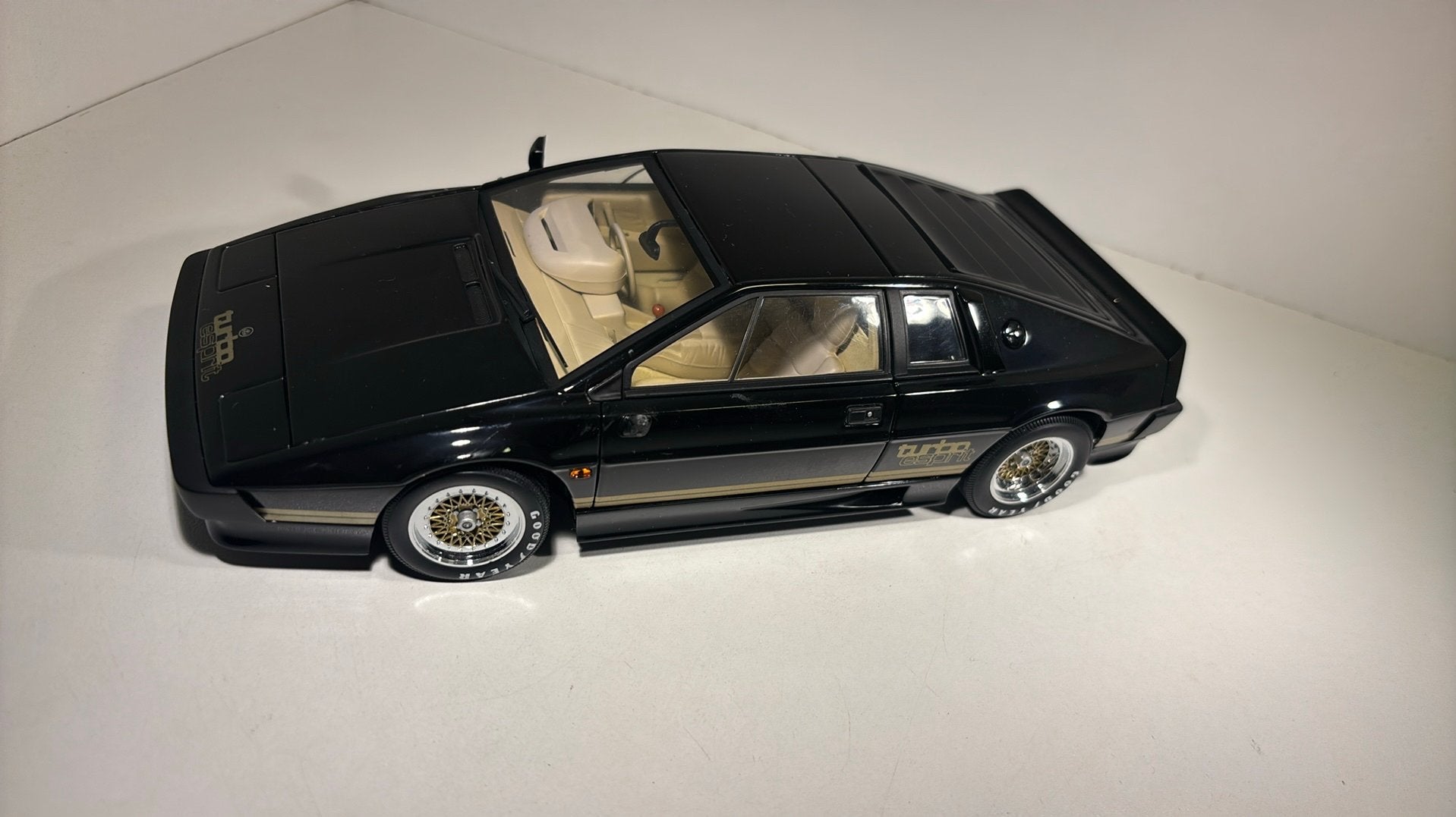 Lotus esprit turbo black autoart 1.18, Hobby en Vrije tijd, Modelauto's | 1:18, Ophalen of Verzenden, Autoart, A, A