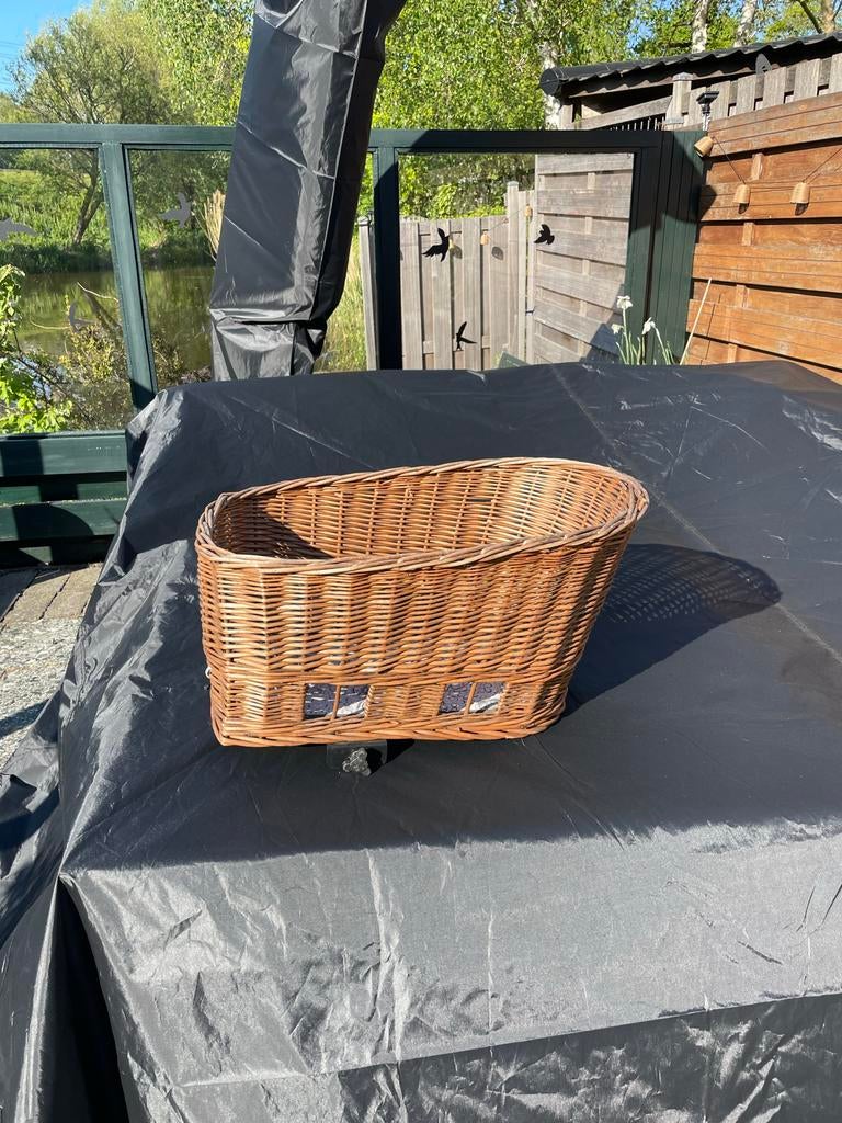 Hondenmand fietsmand hond achterop basil pasja, Ophalen of Verzenden