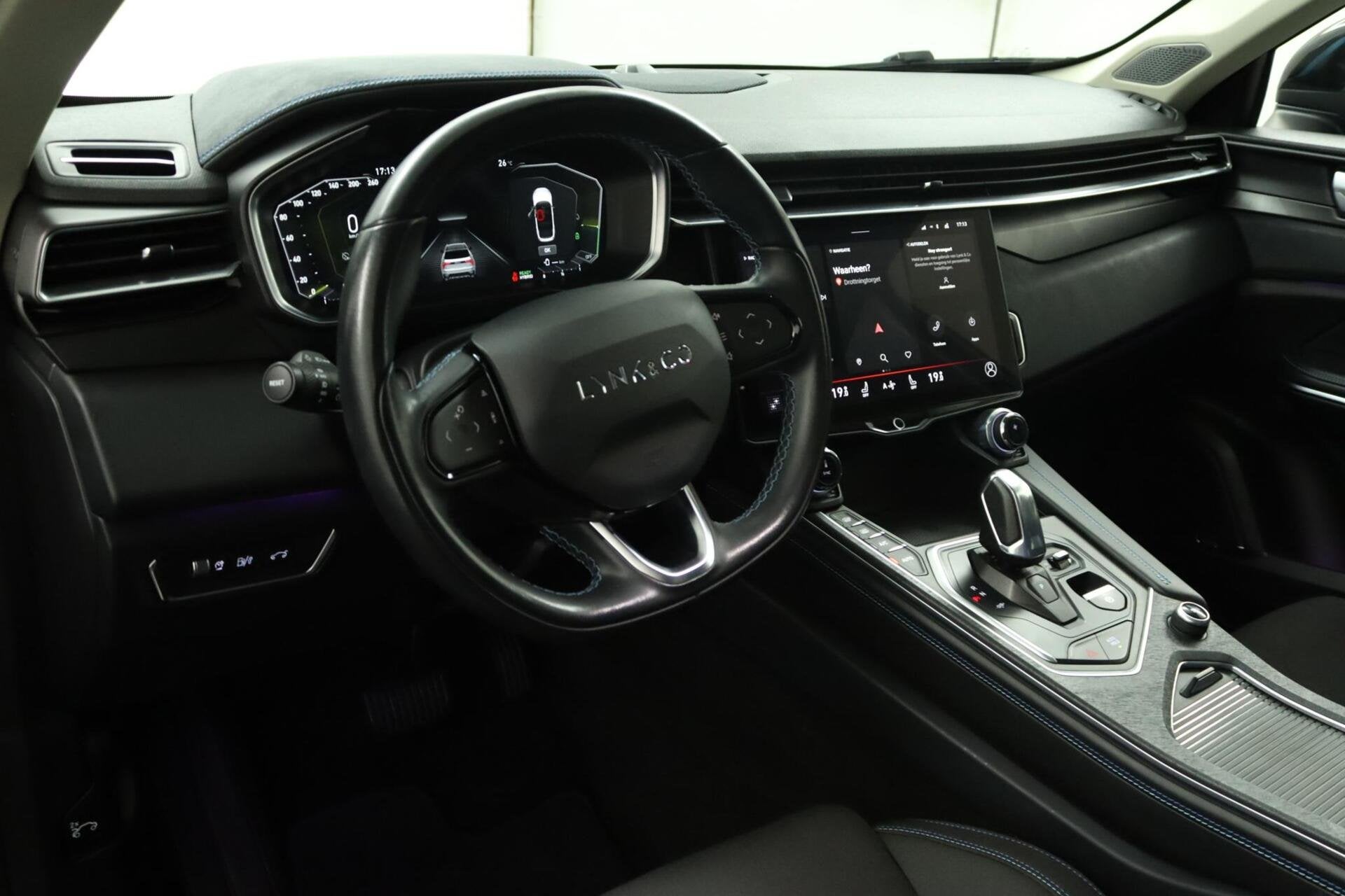 Lynk & Co 01 1.5 PHEV Panodak - Trekhaak - Carplay - 360 CAM, Euro 6, Automatische klimaatregeling, Zwart, Bedrijf