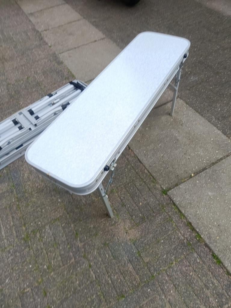 Opvouwbare aluminium picknicktafel met 2 bankjes, Ophalen of Verzenden, Gebruikt, Campingtafel