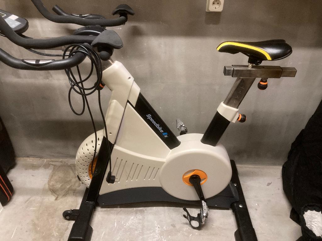 Hometrainer, Ophalen, Benen, Zo goed als nieuw, Metaal
