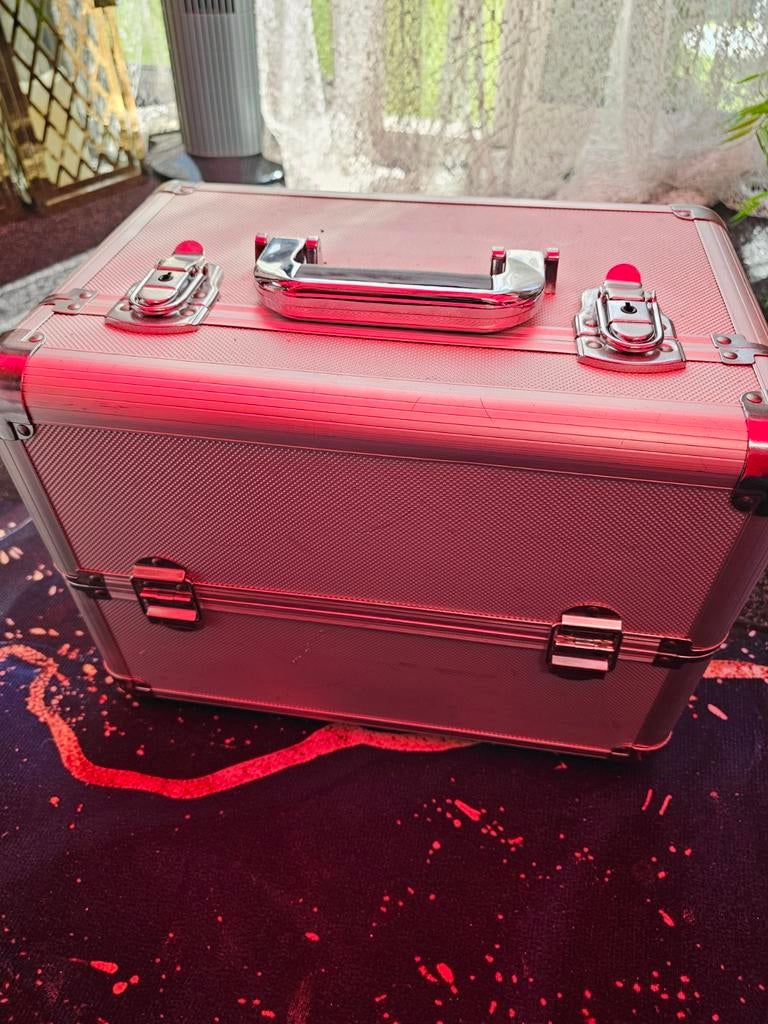 Kappers,pedicure,nagel koffer aluminium, Sieraden, Tassen en Uiterlijk, Beautycases, Ophalen of Verzenden, Overige kleuren