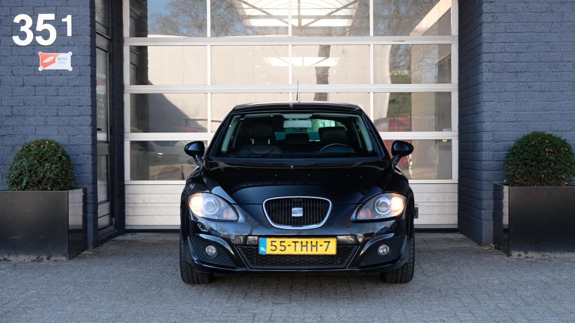 Seat Leon 1.2 TSI Ecomotive Businessline MOTOR TIKT|EXPORT O, Voorwielaandrijving, Euro 5, Gebruikt, Zwart