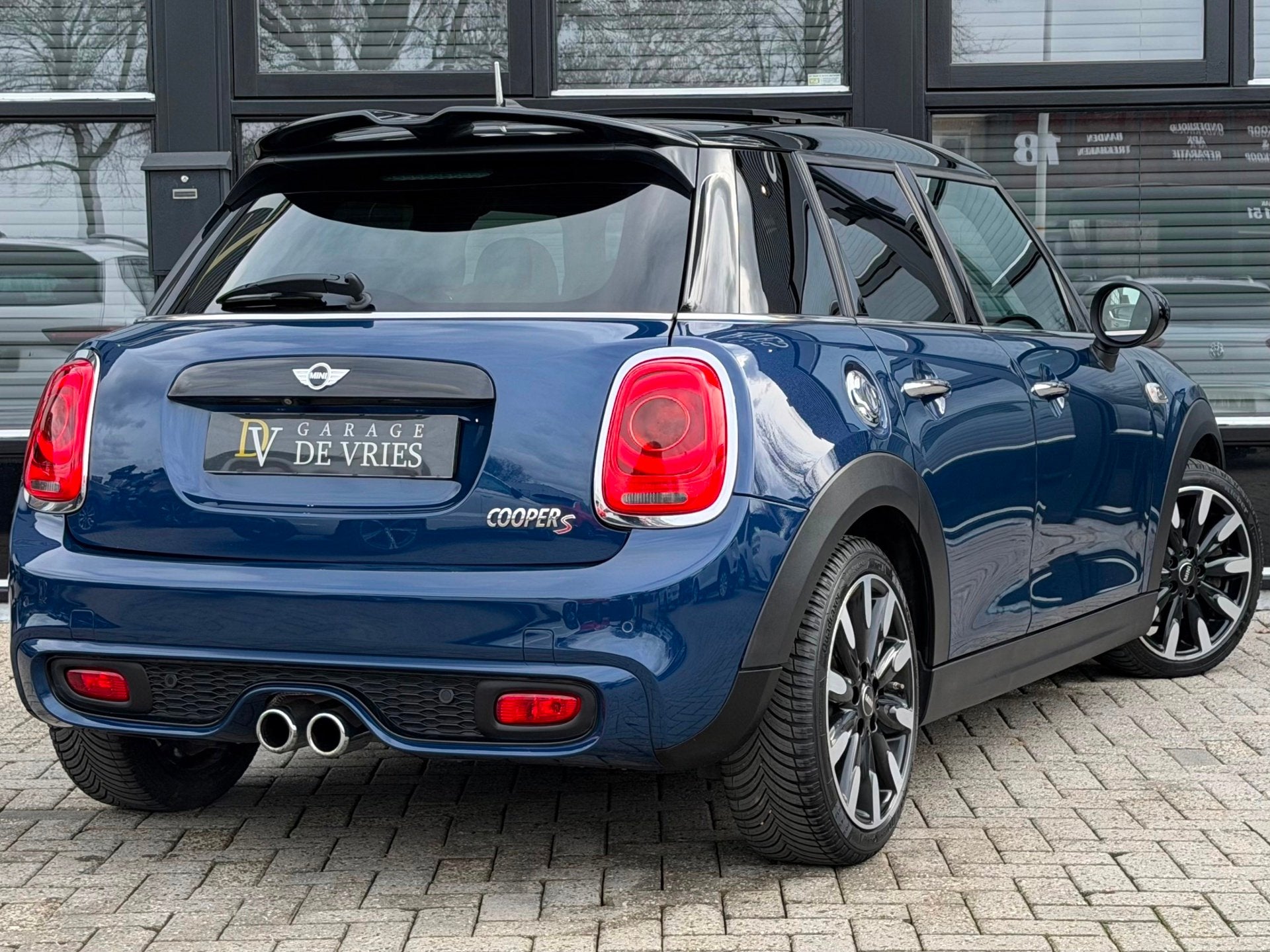 Mini Mini 2.0 Cooper S Chili Serious Business Aut ACC H/K Pa, Gebruikt, Zwart, Blauw, Leder en Stof
