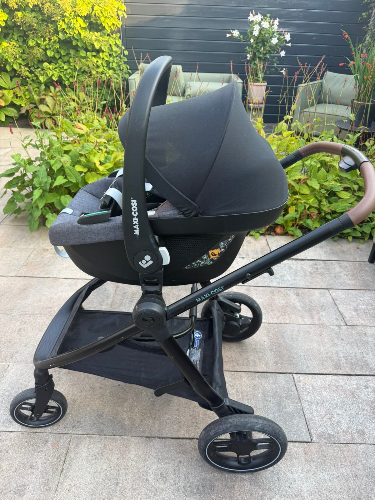 Een mooie, robuuste Maxi Cosi wandelwagen combinatie, Ophalen, Luchtbanden, Zo goed als nieuw, Combiwagen