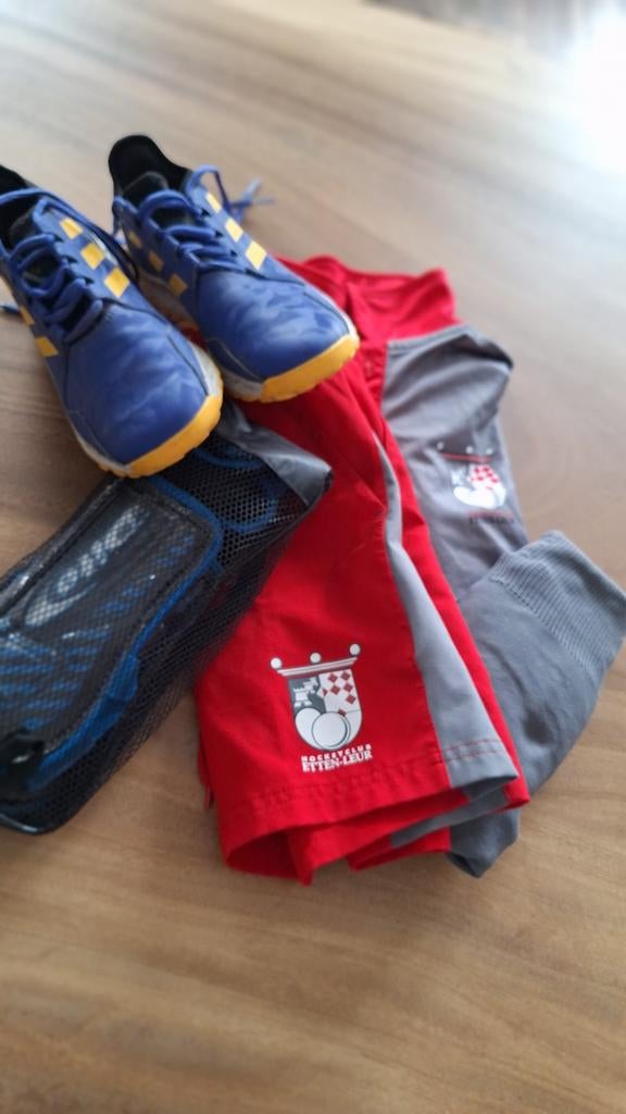Volledig pakket voor de startende Etten-Leurse hockeyer!, Ophalen, Zo goed als nieuw, Kleding