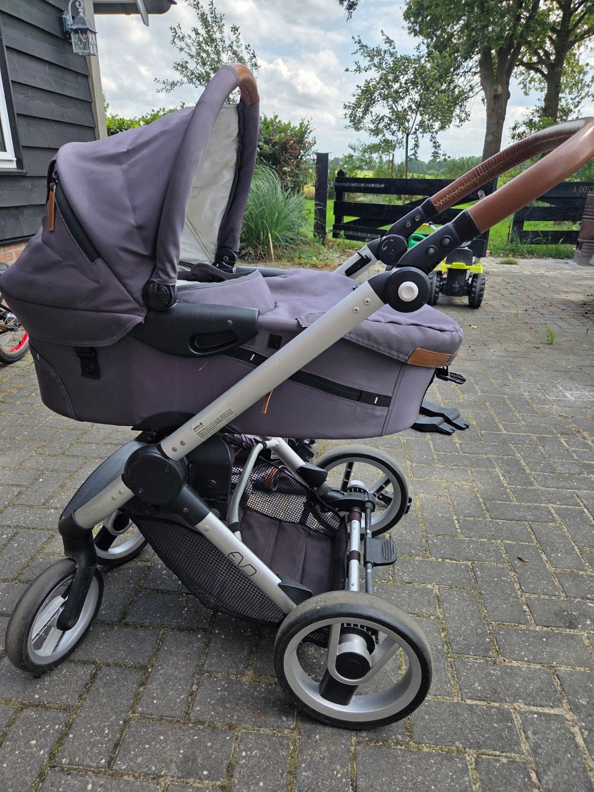 Mutsy Evo complete kinderwagen met reiswieg en zitje, Ophalen, Gebruikt, Combiwagen, Met reiswieg