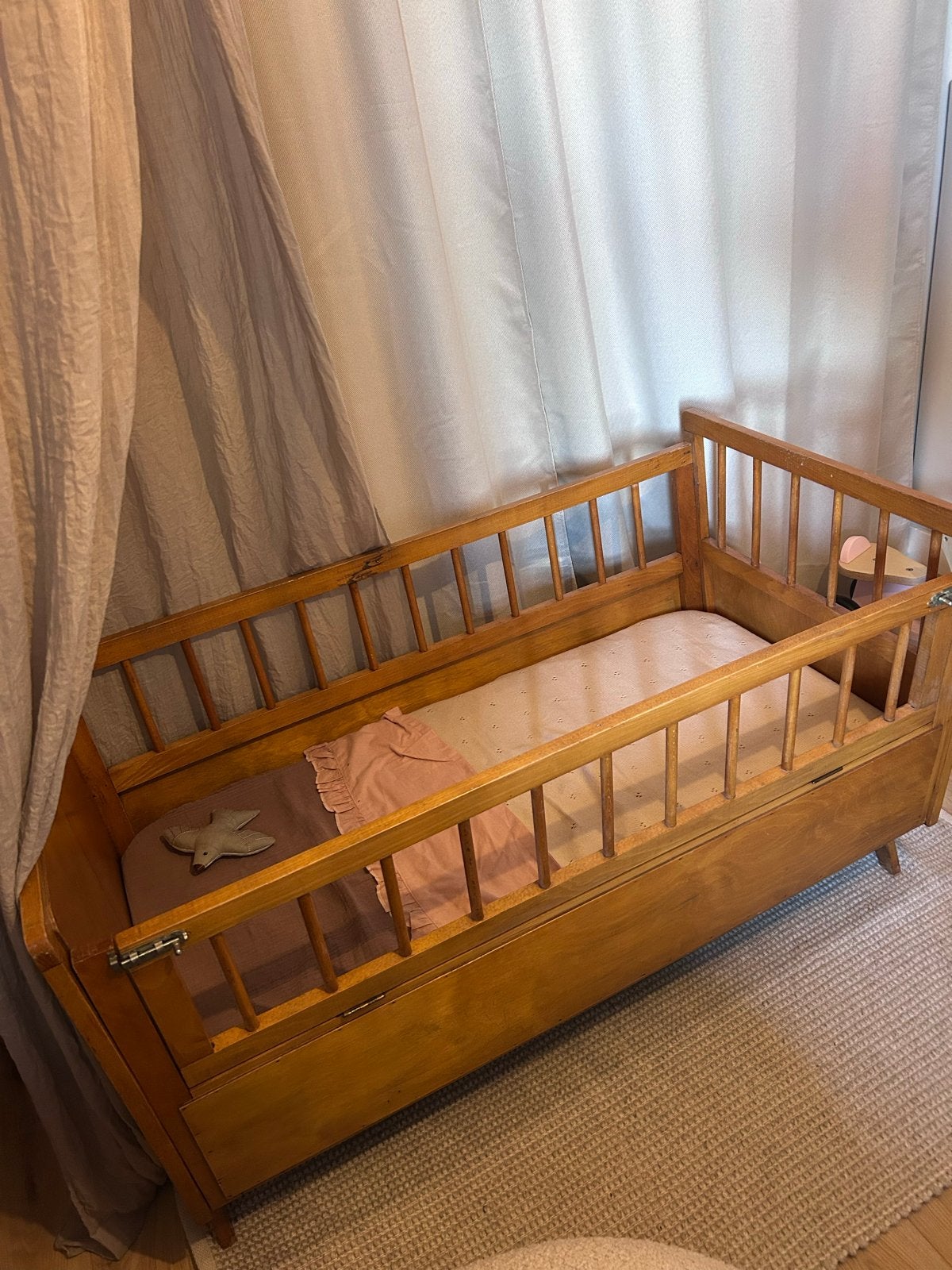 Vintage ledikant (voor matrasmaat 60x120 cm), Kinderen en Baby's, Babywiegjes en Ledikanten, Gebruikt, Ledikant, Ophalen
