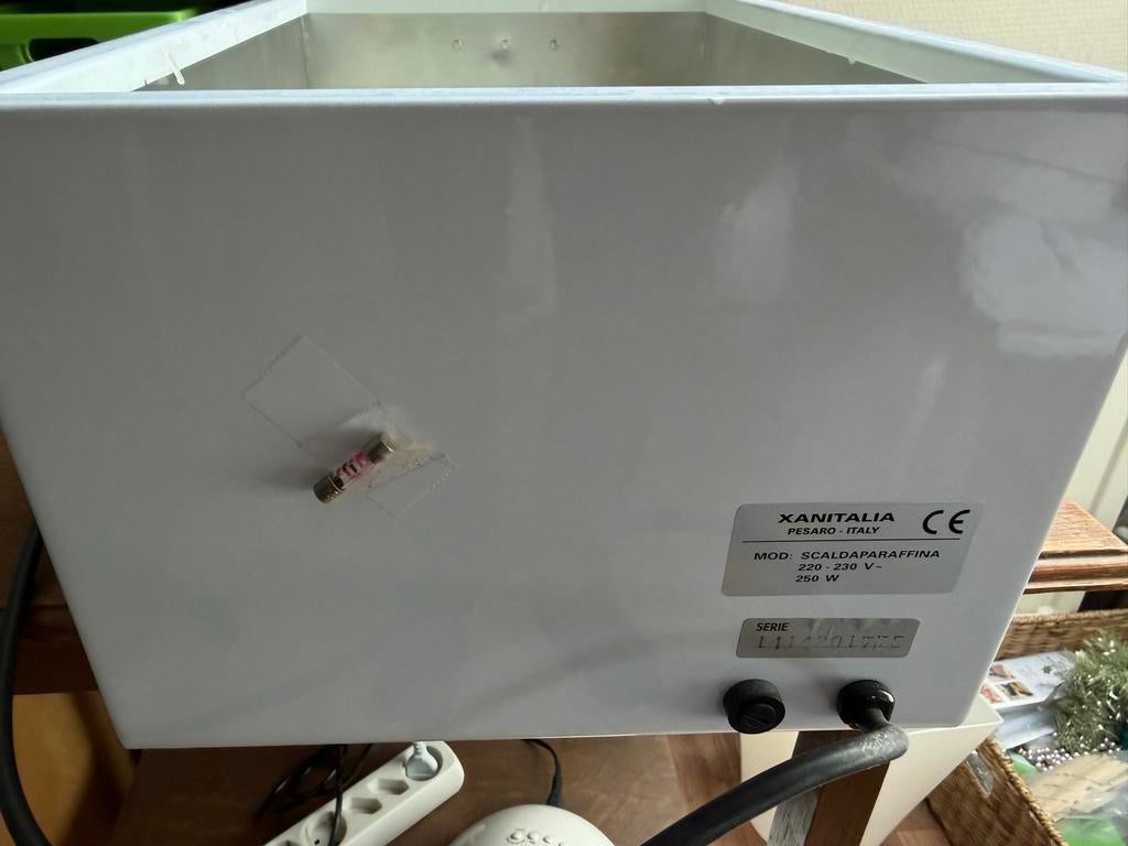 XANITALIA Paraffinetherapie manicure / pedicure, Ophalen, Zo goed als nieuw