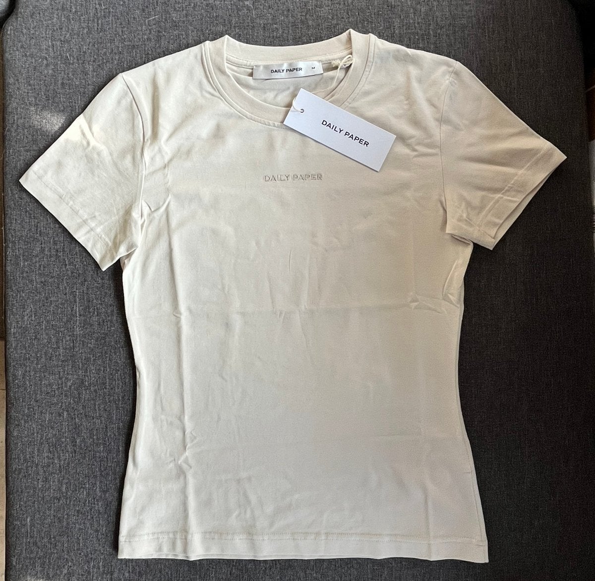 Daily Paper t- shirt maat M (valt als maat XS/S)!, Beige, Nieuw, Ophalen of Verzenden, Korte mouw