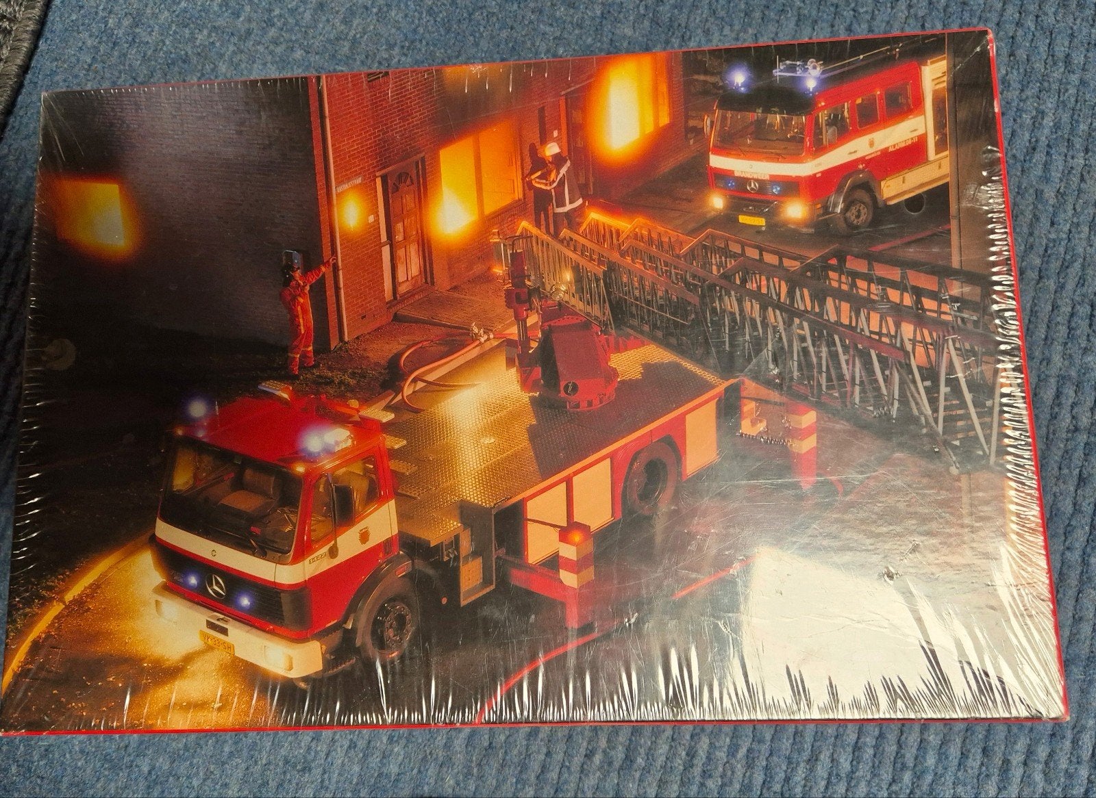 Mercedes-Benz Brandweer Puzzel - Veilig ter Plaatse, Ophalen of Verzenden, 500 t/m 1500 stukjes, Nieuw, Legpuzzel