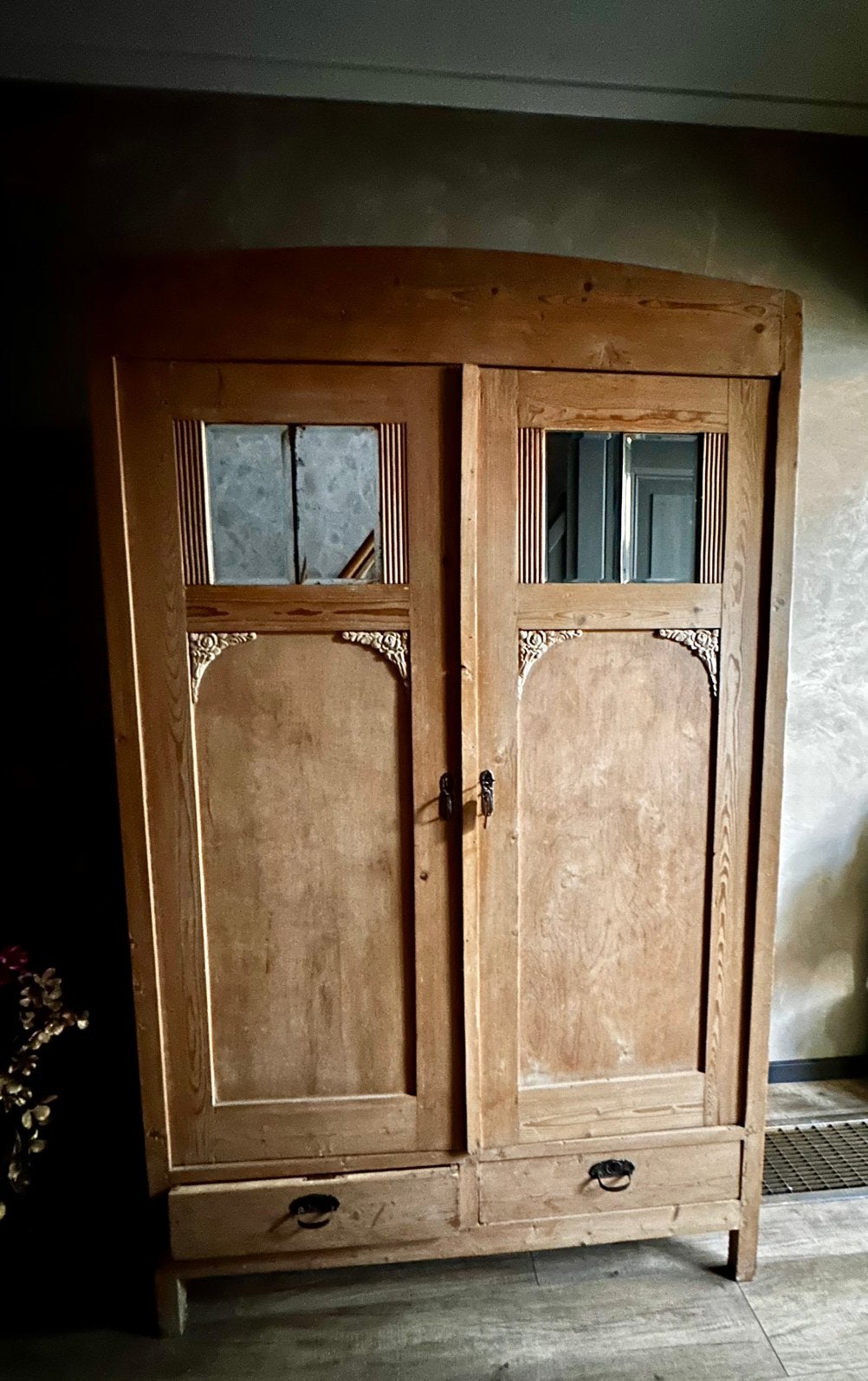 Buitenlansje! Antieke garderobe kast / jassen & schoenenkast, Ophalen