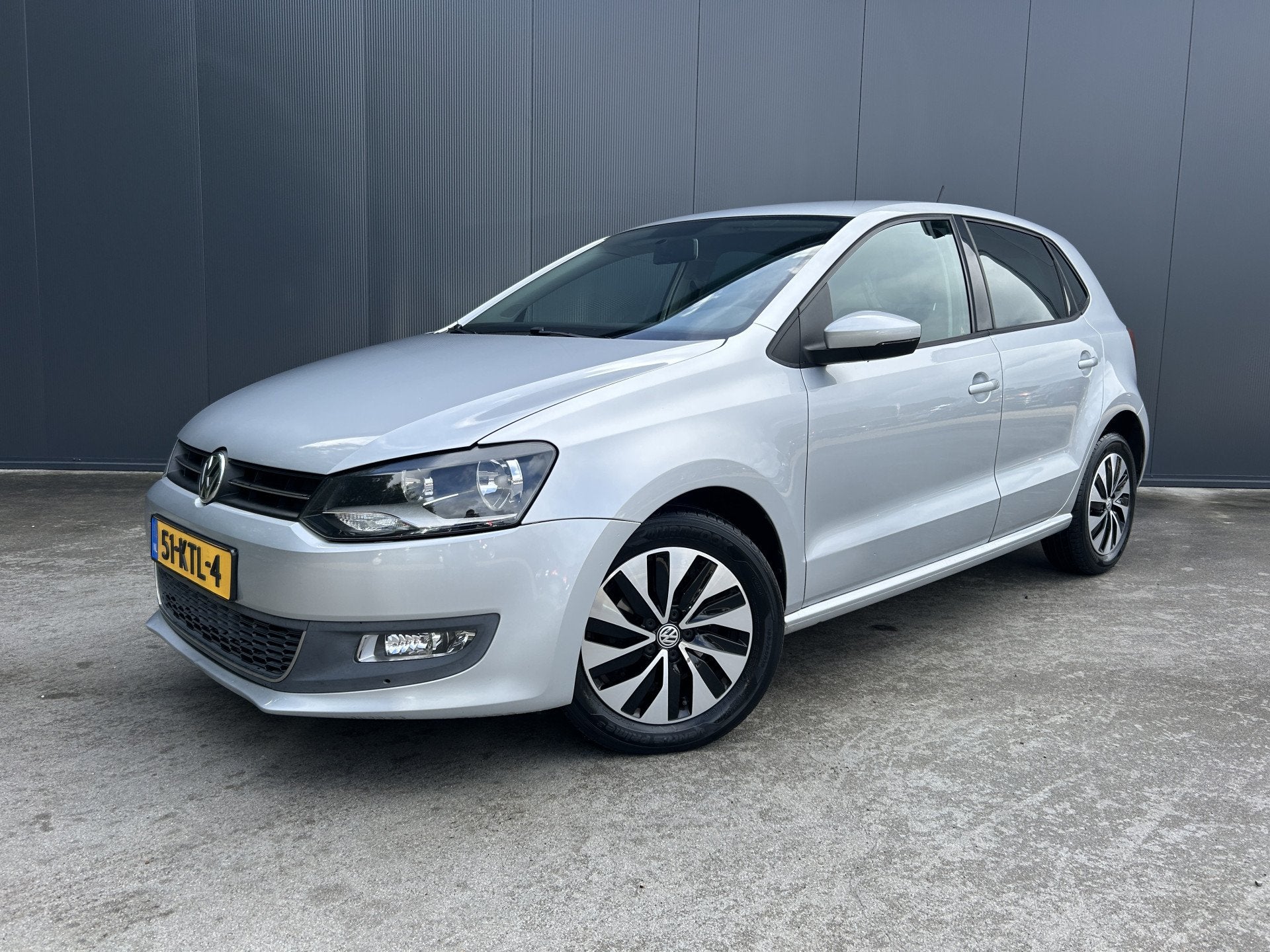 Volkswagen Polo 1.4-16V Highline NAVI CRUISE AIRCO LMV, Auto's, Voorwielaandrijving, 86 pk, 4 cilinders, Navigatiesysteem