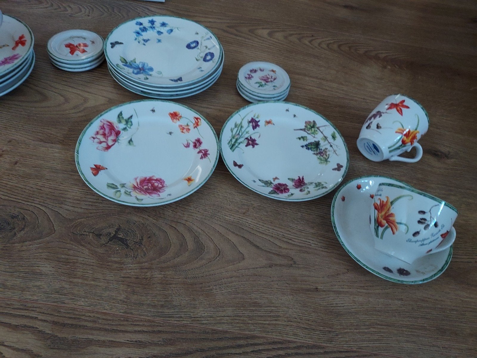Janneke Brinkman maanden servies, Ophalen of Verzenden, Porselein, Overige stijlen, Kop(pen) en/of Schotel(s)