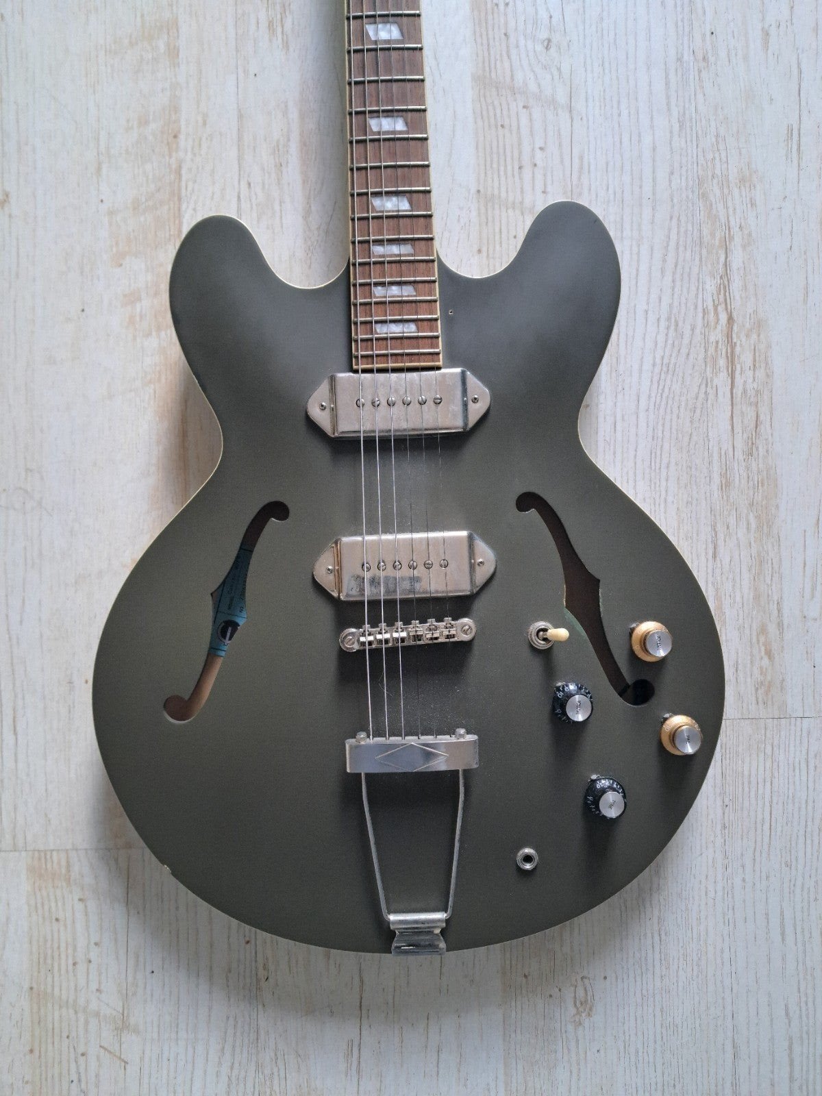 Epiphone Casino P90 Olive Drab Hollow body (John Lennon), Ophalen, Gebruikt, Hollow body, Epiphone