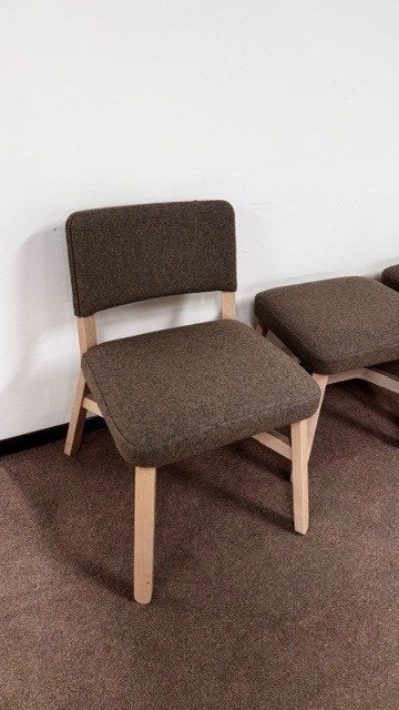 stoel met evt 3 bijpassende krukjes, Huis en Inrichting, Stoelen, Ophalen, Gebruikt, Bruin, Eén