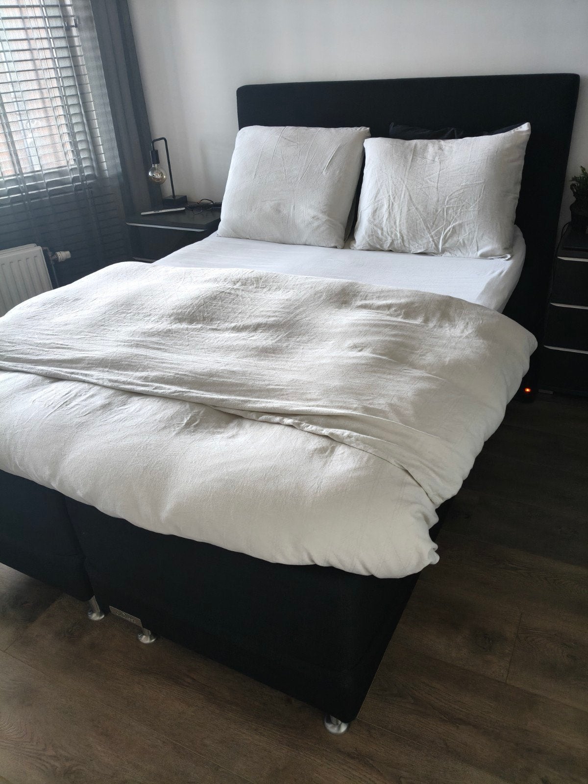 Carresse Boxspring 140x200 cm met hoofdbord en matrassen, Ophalen, Overige materialen, Gebruikt, Zwart