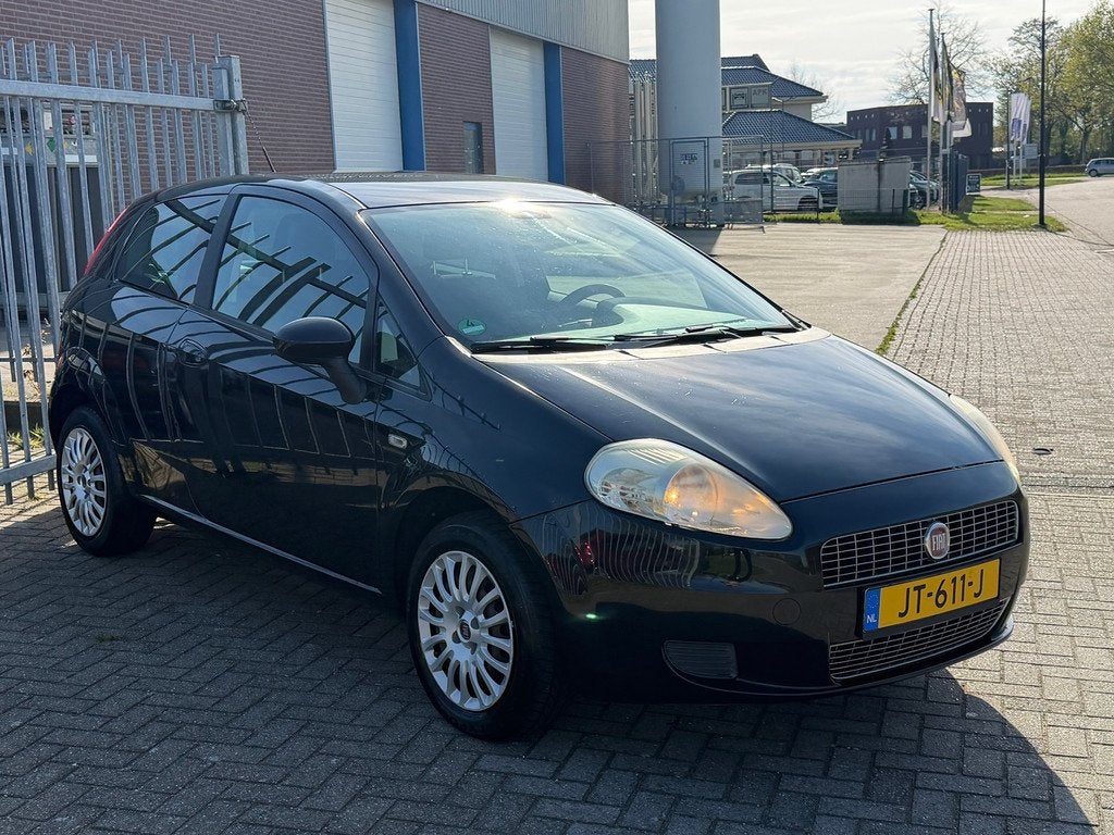 Fiat Grande Punto 1.4 Active NIEUWE APK! NL AUTO NAP! Airco, Auto's, Fiat, Voorwielaandrijving, Stof, Zwart, 4 cilinders