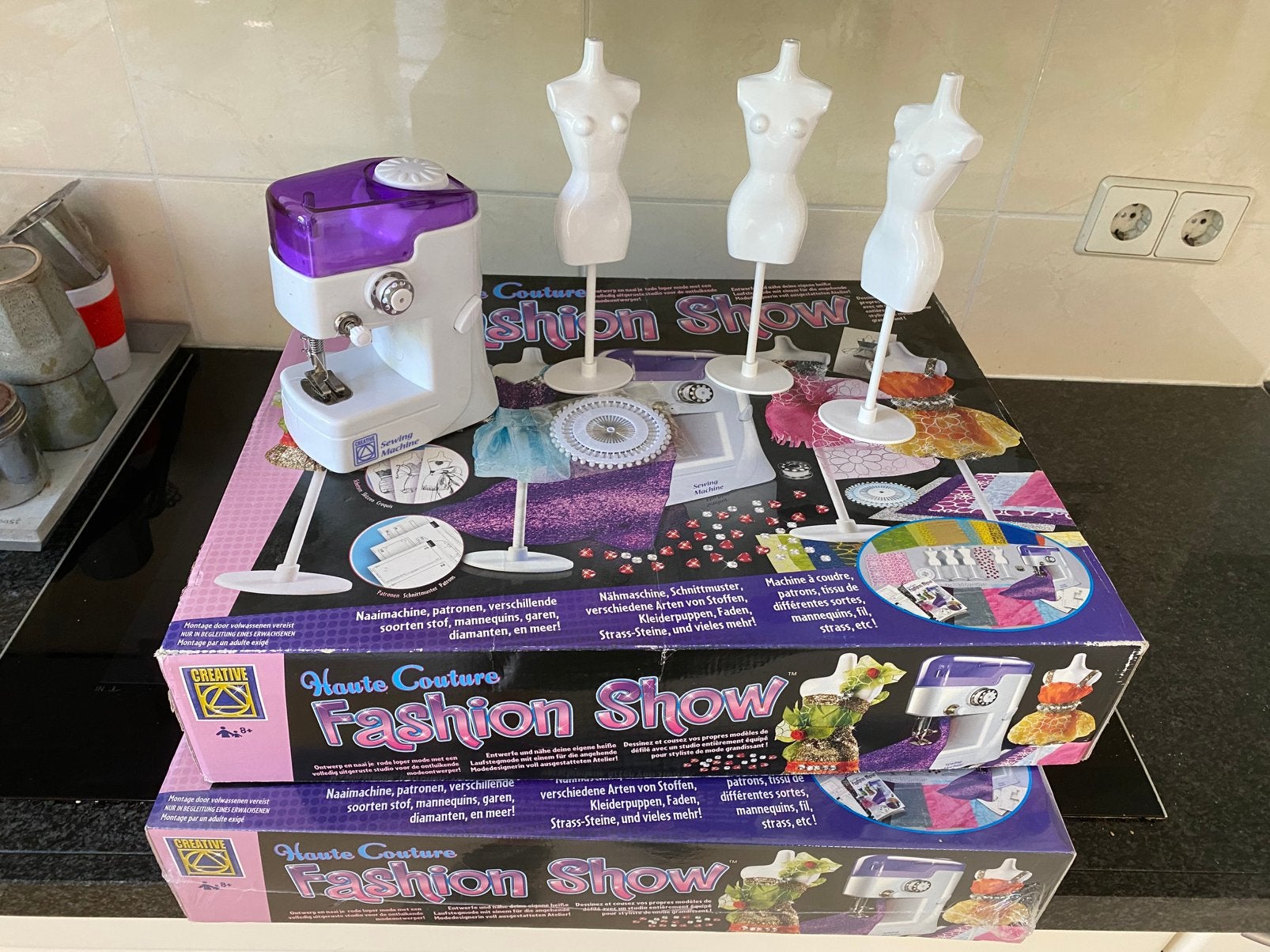 FASHION SHOW, ontwerp je eigen kleding, Ophalen of Verzenden, Nieuw, Naaimachine, Overige merken