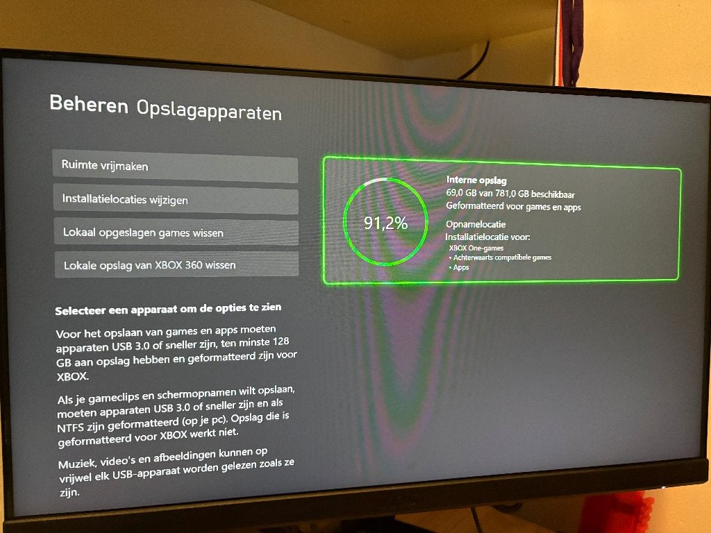 Foto 4 van Xbox One S 1TB + 2 controlrs + AOC 27”144Hz monitor + games